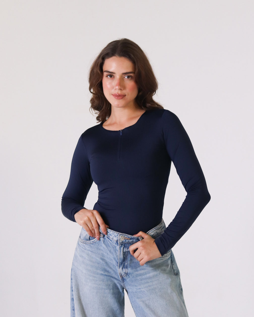 U NECK ZIPPER LONG SLEEVE