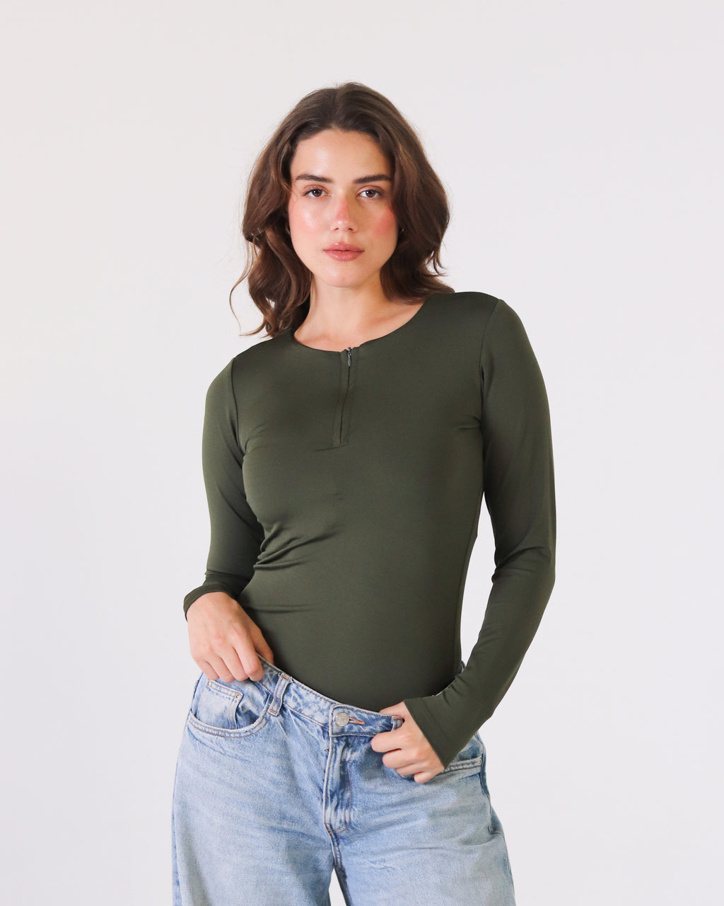 U NECK ZIPPER LONG SLEEVE