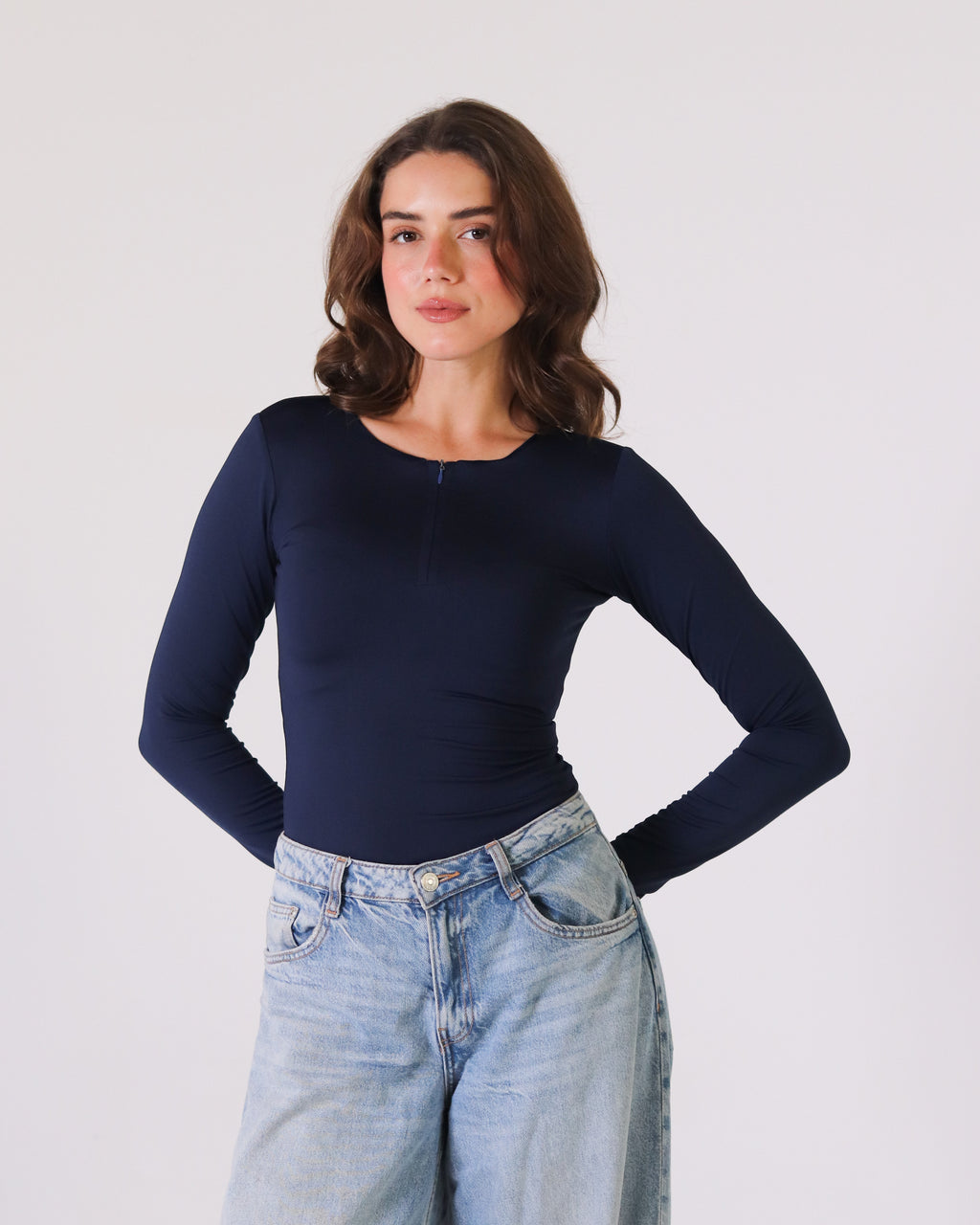 U NECK ZIPPER LONG SLEEVE