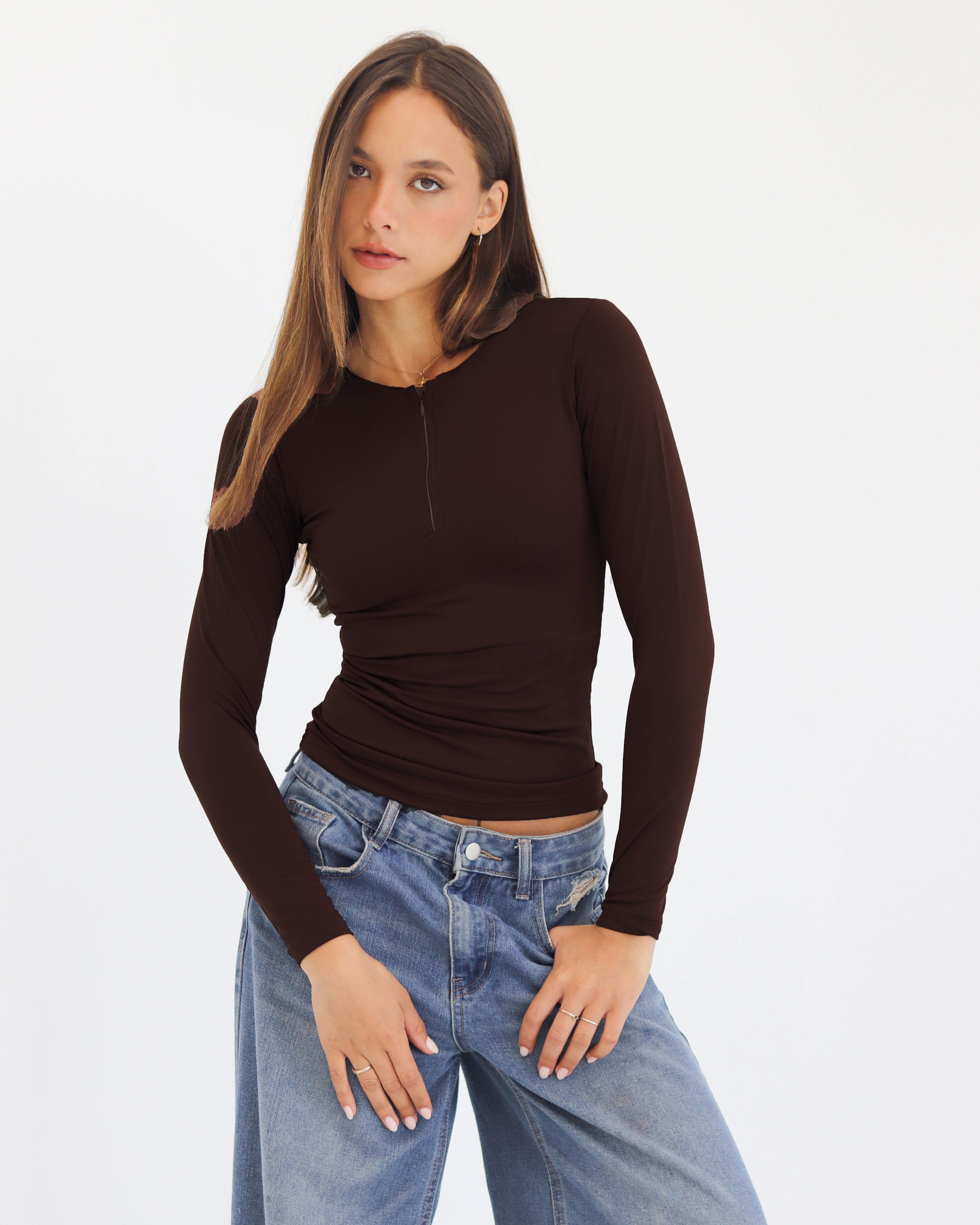 U NECK ZIPPER LONG SLEEVE