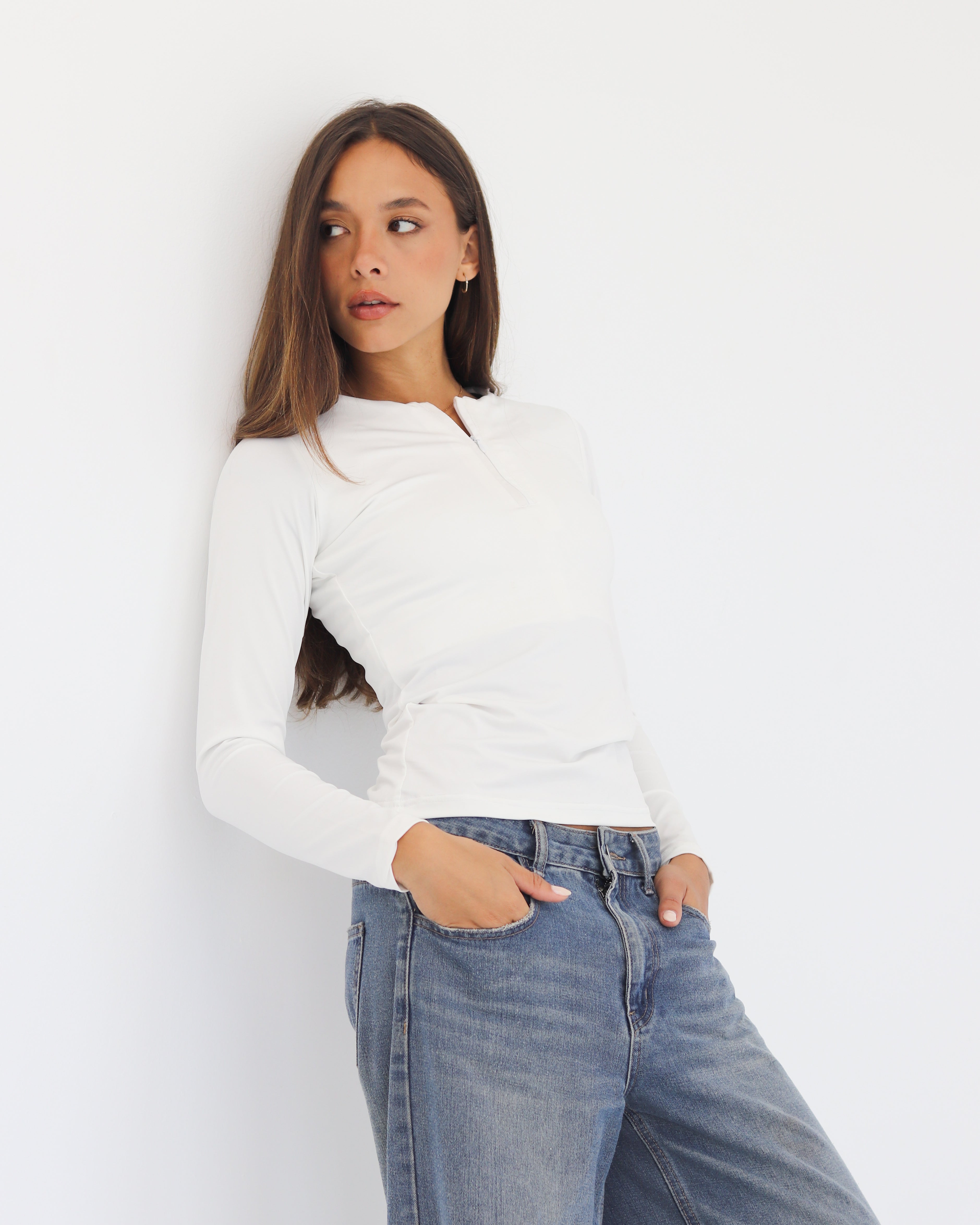 U NECK ZIPPER LONG SLEEVE