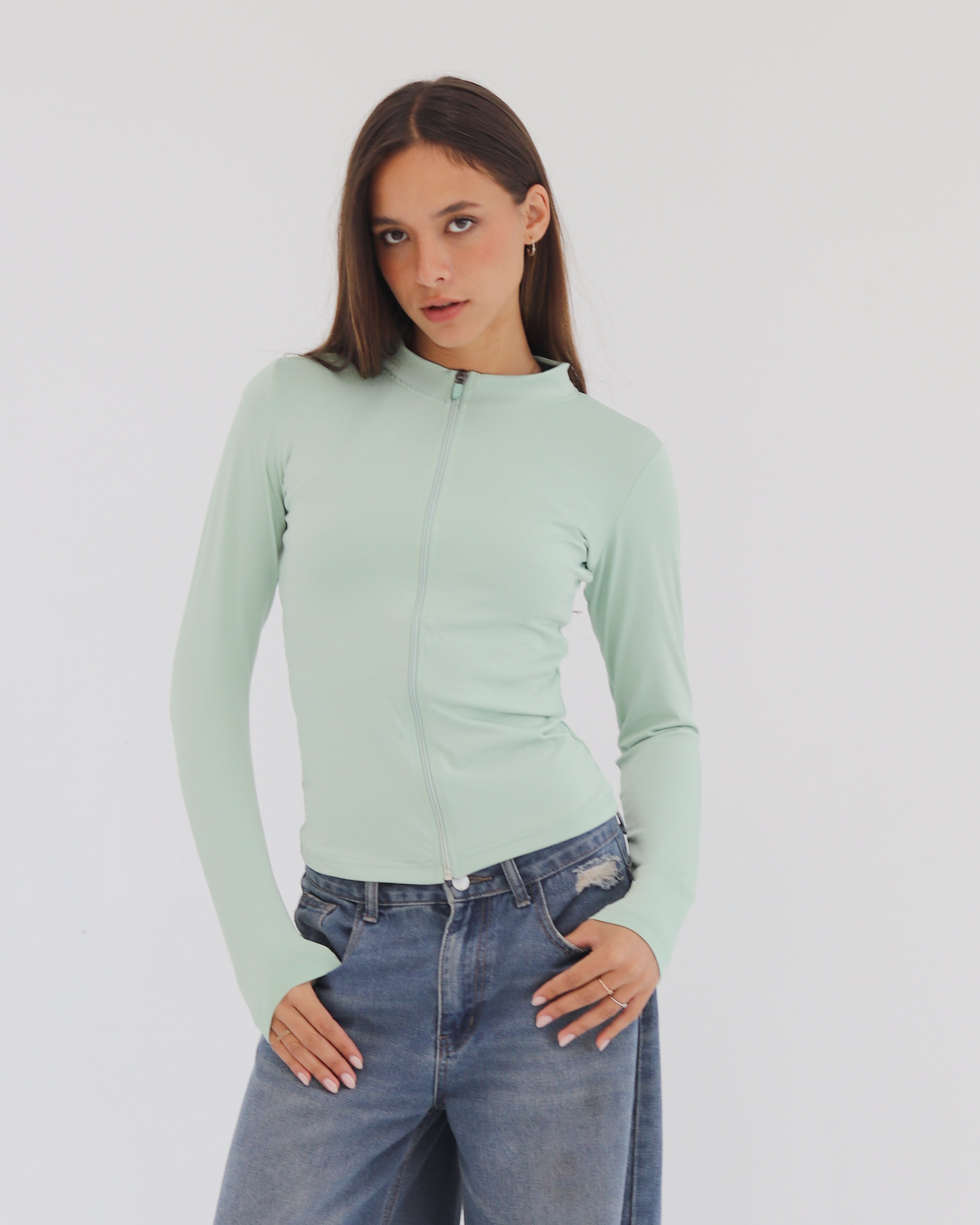 HIGH NECK ZIPPER LONG SLEEVE