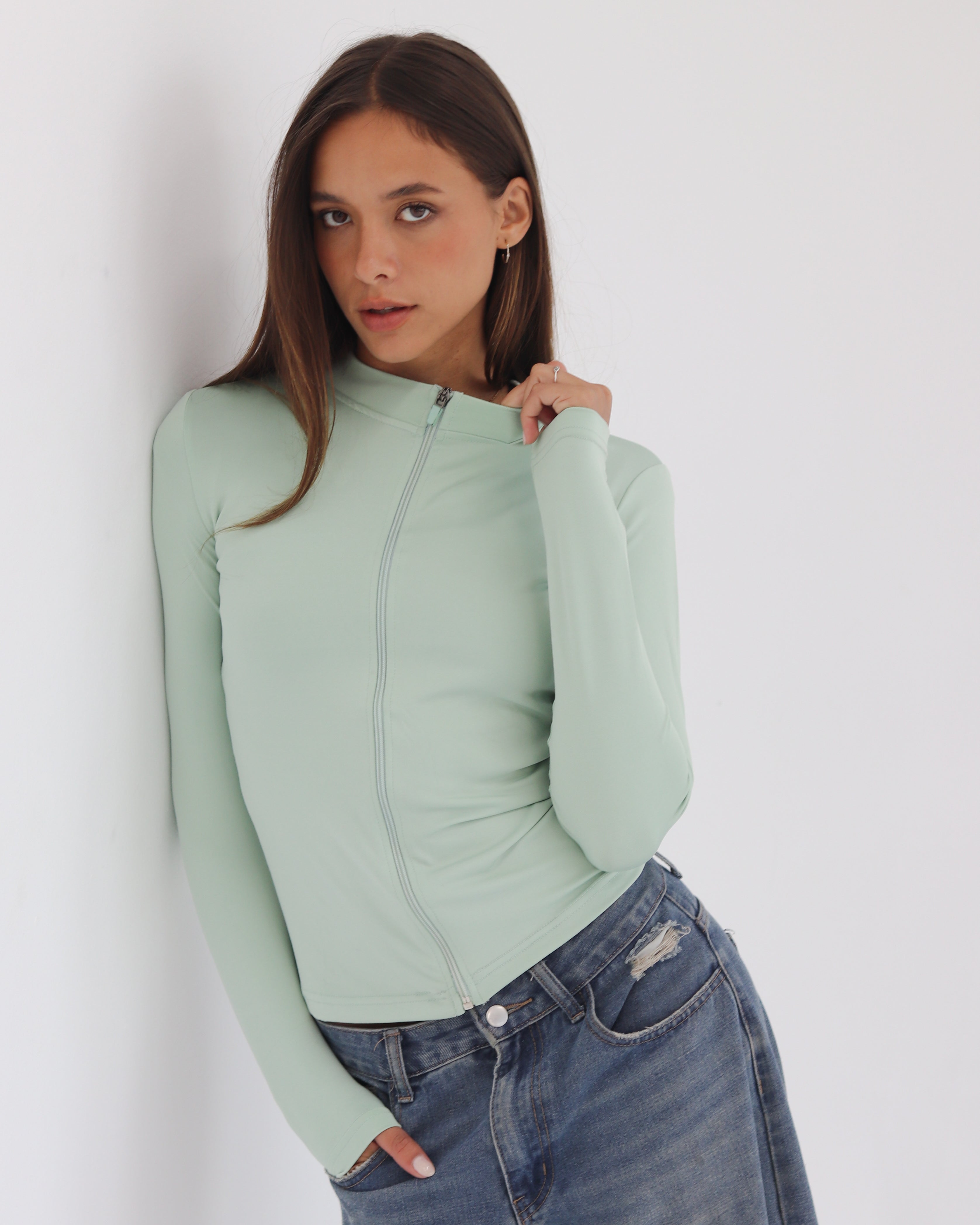 HIGH NECK ZIPPER LONG SLEEVE